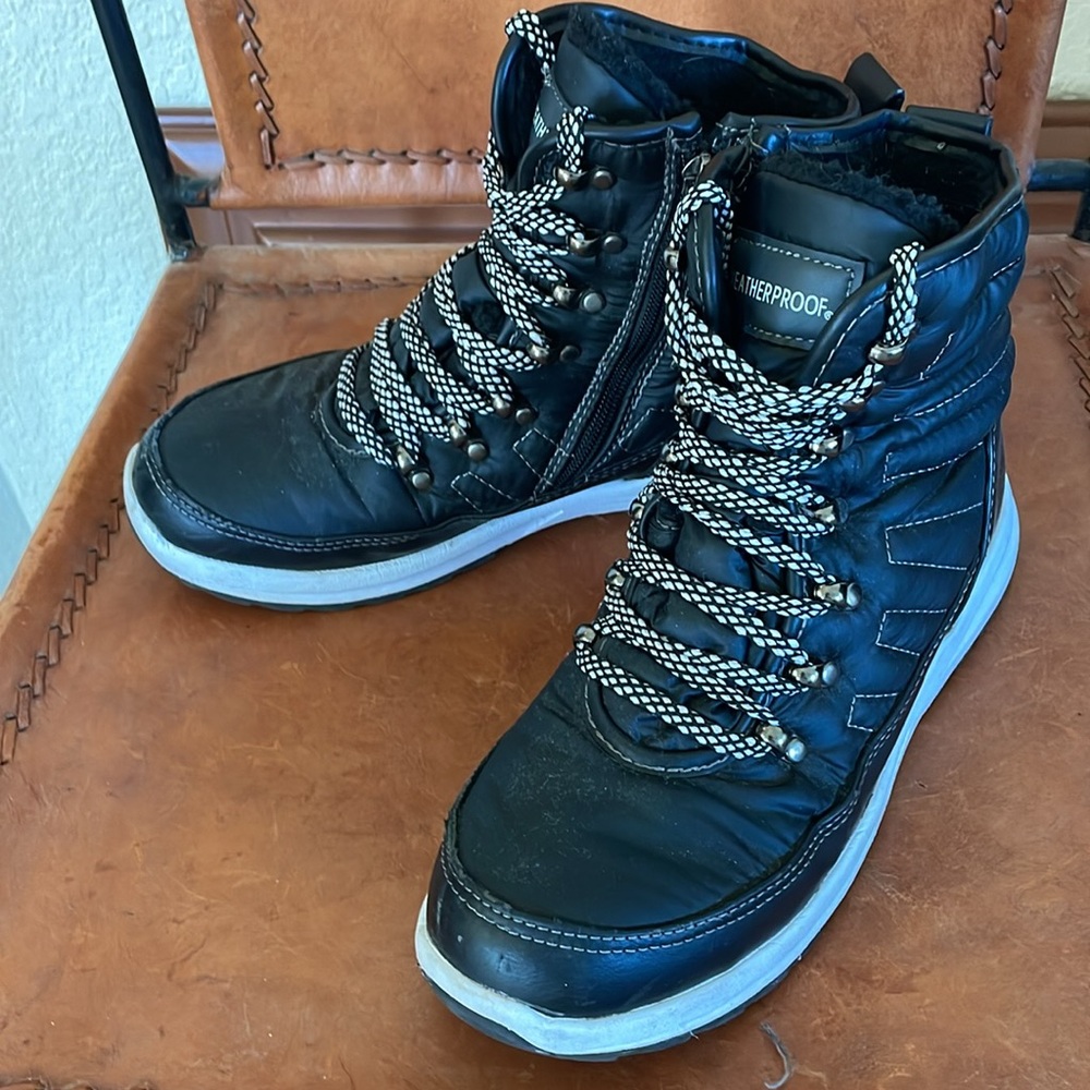 Weatherproof Boots - Picture 4 of 7